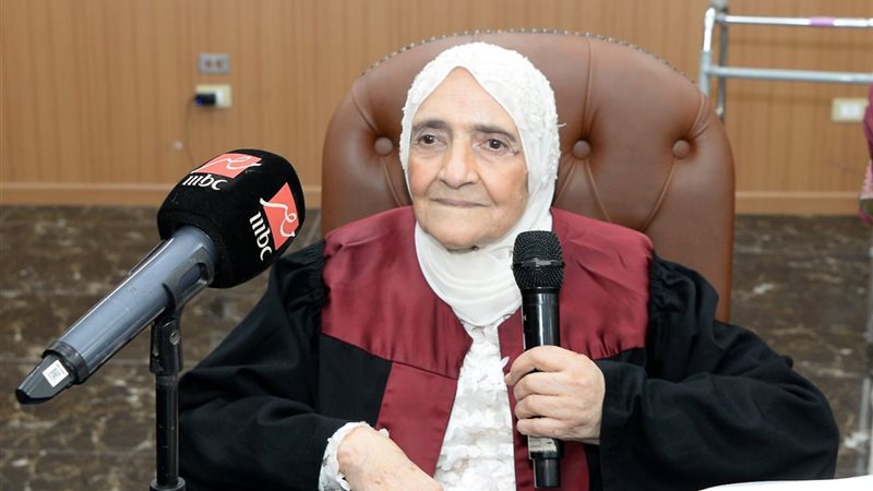 الباحثة امال اسماعيل