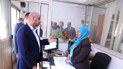 وزير العمل يتفقد اختبارات المتقدمين لفرص العمل الزراعية الموسمية بالخارج