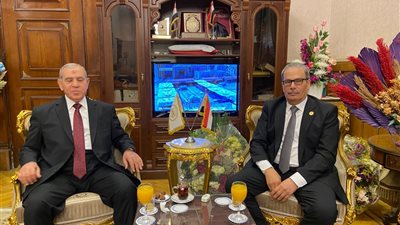 رئيس مجلس القضاء الأعلى يهنئ رئيس محكمة استئناف القاهرة بمناسبة توليه رئاسة المحكمة