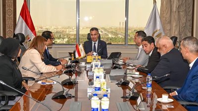 التموين تبحث مع 