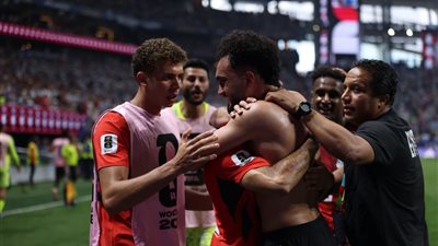 بالصور.. احتفالات جنونية بهدف مصطفى زيكو الثاني في شباك الأرجنتين