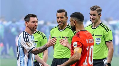 اتحاد الكرة يطالب فيفا بالتحقيق مع الحكم الفرنسي وطاقم الفار واستبعاده من المونديال