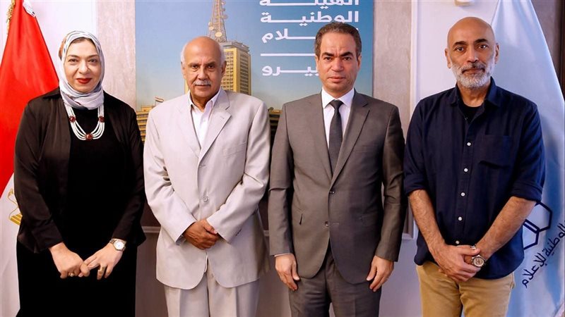 الكاتب والشاعر الكبير