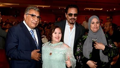 محافظ الدقهلية يشهد العرض المسرحي 
