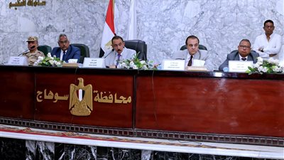 محافظ سوهاج يترأس المجلس التنفيذي ويناقش معدلات الأداء في عدد من الملفات الهامة