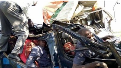 وفاة 14 شخصا جراء اصطدام حافلة بشاحنة في منطقة نائية بشمال أوغندا