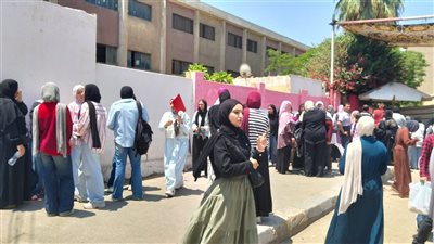 ارتياح طلاب الثانوية العامة بالقليوبية عقب أداء امتحان مادتي التاريخ والفيزياء 
