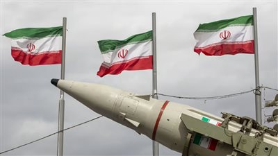 الحرس الثوري الإيراني يهدد برد ساحق حال تدخل أمريكا في تحديد طرق الملاحة بمضيق هرمز
