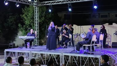 بإقبال كبير.. المسرح المتنقل يبدأ جولته بطامية بعروض فنية وورش للأطفال