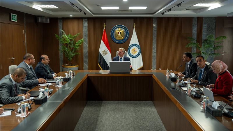 اجتماع وزير البترول