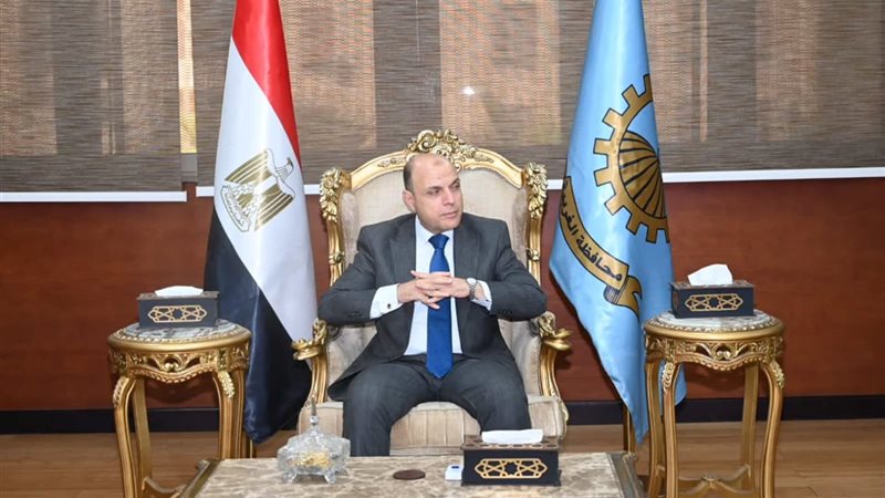 محافظ الغربية خلال اللقاء