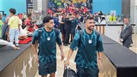 وزراء الطيران المدني والرياضة والصحة يستقبلون بعثة المنتخب الوطني بمطار العلمين 