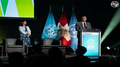 أهمية توظيف الذكاء الاصطناعي في دعم جهود التنمية مع ضمان أن يظل متمحورًا حول الإنسان