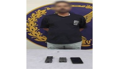 ضبط شخص لقيامه بإدارة صفحة على مواقع التواصل الاجتماعى للترويج لبيع الصواعق الكهربائية