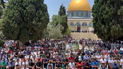 70 ألفا يؤدون صلاة الجمعة في المسجد الأقصى