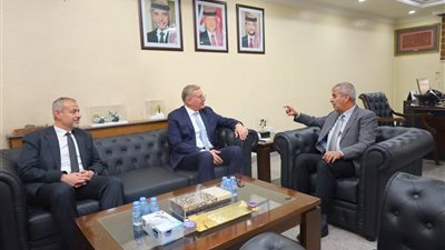 وزير البترول يبحث مع نظيره الأردني تعزيز التكامل في الطاقة والتعدين وفتح آفاق جديدة للشراكات