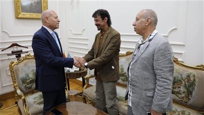 محافظ القاهرة يدعم مبادرة شبابية لتنظيف وتجميل شوارع المساكن بحلوان
