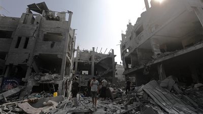 استشهاد فلسطيني إثر قصف الاحتلال الإسرائيلي منزلا في وسط غزة