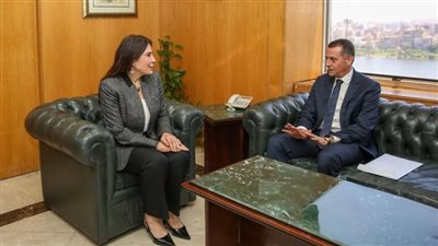 وزيرة الإسكان ومحافظ أسوان يبحثان موقف منظومة مياه الشرب والصرف الصحي بالمحافظة