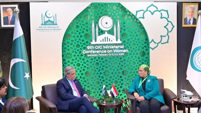 أمل عمار تبحث مع وزير حقوق الإنسان الباكستاني تعزيز التعاون وتمكين المرأة