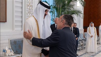 نبيل فهمي يقدم واجب العزاء لأمير قطر في وفاة الشيخ حمد بن خليفة آل ثان