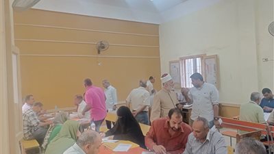 رئيس منطقة سوهاج الأزهرية يتفقد مراكز تصحيح الثانوية الأزهرية 