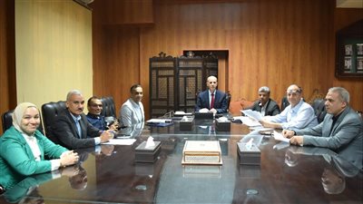 رئيس جامعة بني سويف يرأس عددًا من الاجتماعات