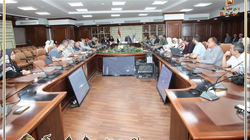 اجتماع محافظ بنى