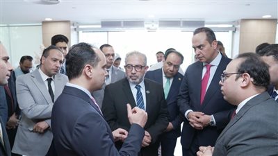رئيس الرعاية الصحية يتفقد أول مستشفى افتراضي في مصر وأفريقيا 