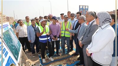 محافظ بني سويف يوجه بسرعة الانتهاء من كوبري الميمون