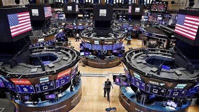 مؤشرات الأسهم الأمريكية تفتح تعاملاتها على انخفاض
