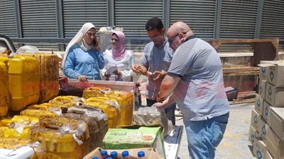 ضبط 900 لتر زيت طعام غير صالح للاستهلاك الآدمي بكفر الشيخ