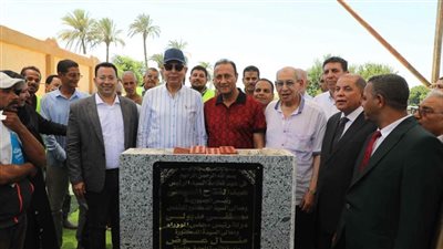  محافظ المنيا يضع حجر أساس كوبري مشاه بني مهدي أعلى السكة الحديد وترعة الإبراهيمية