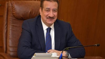 محافظ بورسعيد يصدق على ترقية 409 من المعلمين