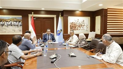 محافظ البحر الأحمر يستعرض معوقات العمل بوادي دارا ويوجه بسرعة إيجاد الحلول