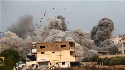 تصعيد إسرائيلي في الجنوب اللبناني وانهيار جزء من مبنى متضرر سابقا في بئر العبد