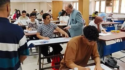توافد طلاب الثانوية العامة على كليات جامعة العاصمة لأداء اختبارات القدرات