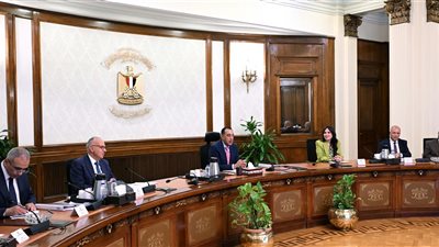 رئيس الوزراء يتابع عدداً من ملفات العمل المشتركة بين وزارتي الري والإسكان