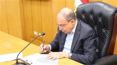 محافظ المنيا يشدد على سرعة إنهاء ملفات التصالح والتسجيل بمنظومة التأمين الصحي الشامل