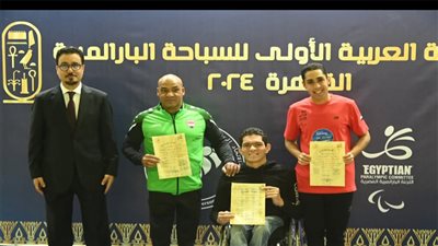 حكاية بطل بارالمبي | عمر ياسر السيد أحمد.. تحدى التوحد وتألق في السباحة والبحث العلمي والفنون