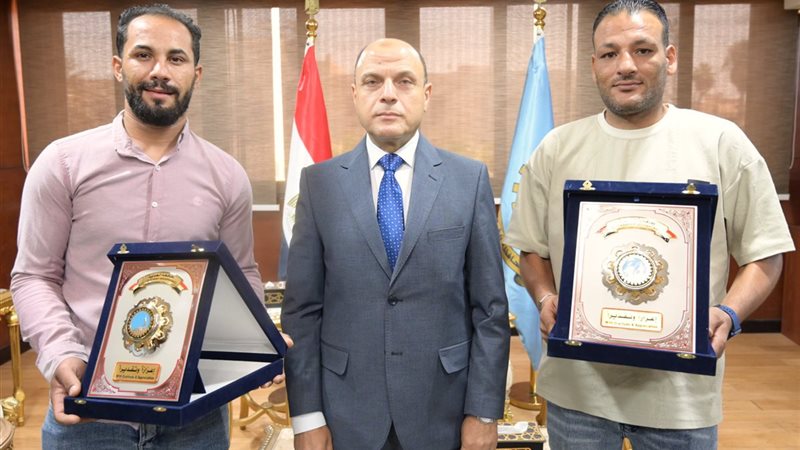 محافظ الغربية خلال
