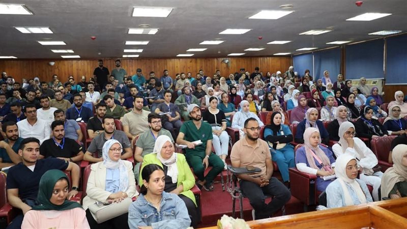 الأطباء المقيمين