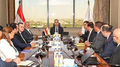 التموين تبحث توظيف الذكاء الاصطناعي لتطوير منافذ 