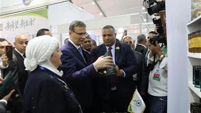 وزير الزراعة يفتتح معرض مركز البحوث الزراعية بمشاركة 75 شركة محلية ودولية