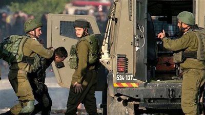 قوات الاحتلال تعتقل ما لايقل عن 10 فلسطينيين من مدن الضفة