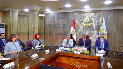 بحث سبل تنفيذ البرامج والمبادرات الداعمة لتمكين المرأة بكفرالشيخ