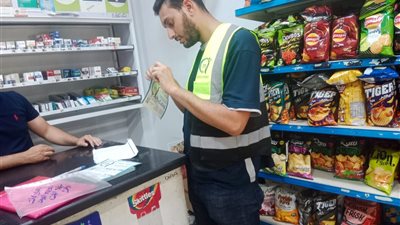 محافظ الإسماعيلية يتابع جهود فرع الهيئة القومية لسلامة الغذاء بالمحافظة وحملاته الرقابية على الأسواق