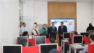 رئيس جامعة بنها ومدير المعهد القومي للاتصالات يتفقدان فعاليات أكاديمية الأمن السيبراني بمركز إبداع مصر الرقمية