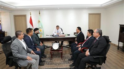 وزير الزراعة يبحث مع شركة رىصينية توسيع استثماراتها في السوق المصرية