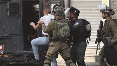 الاحتلال يصعد إجراءاته بالضفة.. اعتقالات واقتحام مسجد أثناء خطبة الجمعة وتشديد على حواجز الأغوار